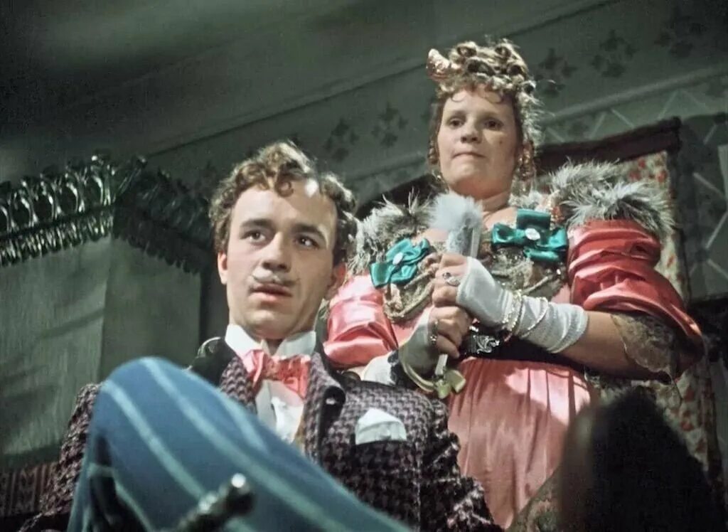 За двумя зайцами роли. Голохвастов за двумя зайцами. За двумя зайцами за двома зайцями 1961. Голохвастов за двумя зайцами. Голохвастов фильм за двумя зайцами.