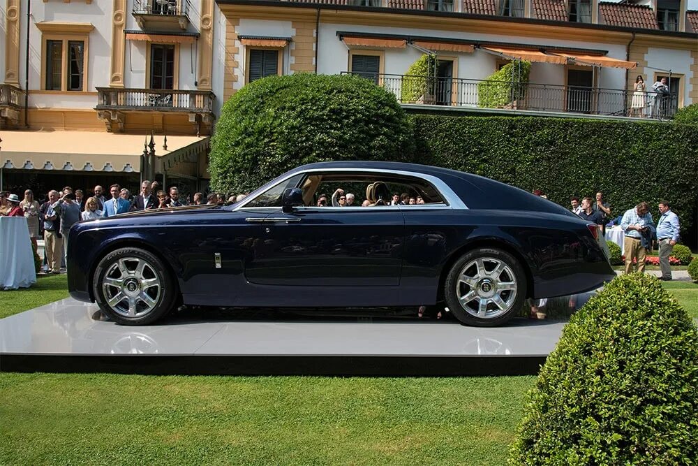 Rolls-Royce Sweptail. Rolls-Royce Sweptail 2017. Rolls-Royce купе Sweptail. Роллс Ройс Sweptail 2021. Богатая машина бедная машина