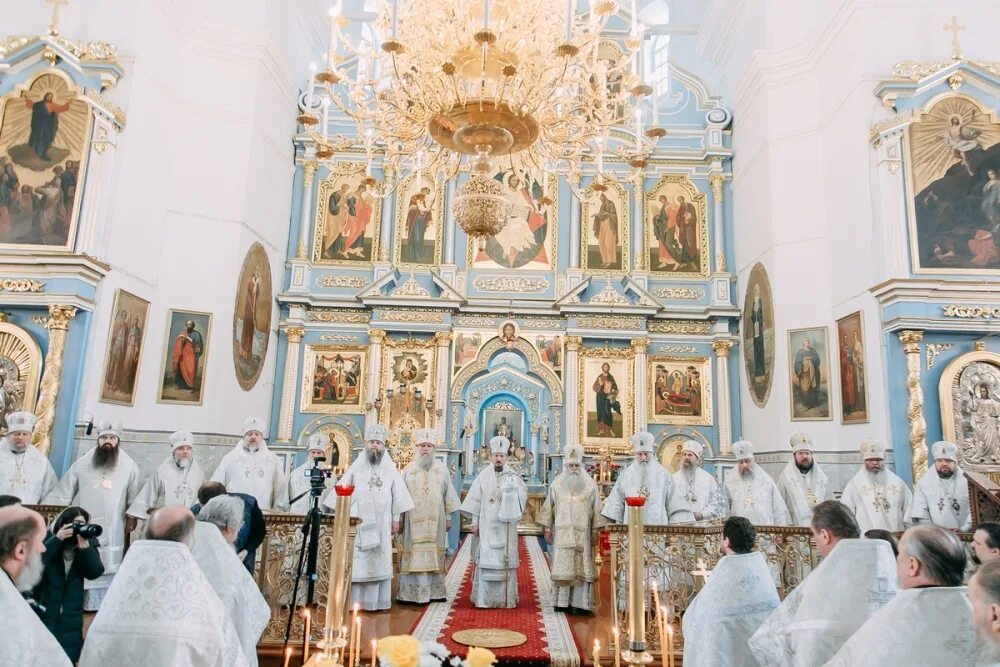 Службы в храмах минск. Православные праздники май 2021. Свято-духов кафедральный собор в минске. Службы в храмах минск. Церковь внутри служение.
