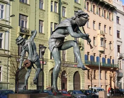 Прага статуя