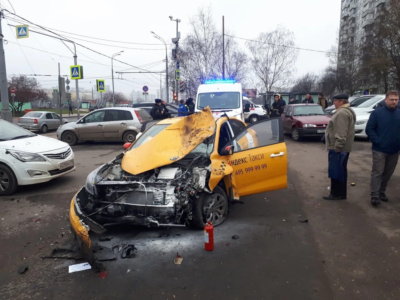 Киа Оптима такси ДТП. Таксист разбил