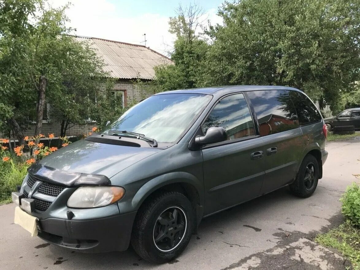 Dodge caravan 2001 год. Dodge Caravan 2001 зеленый.