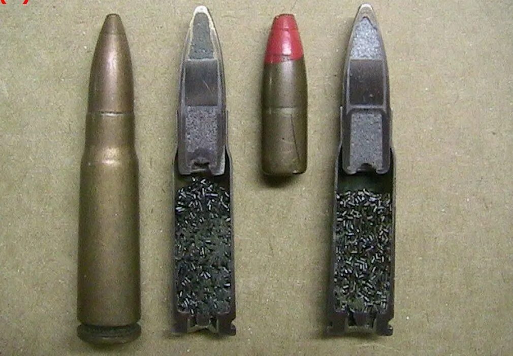 Трассирующая пуля. Трассирующие пули ночью. Трассирующие пули первой мировой войны. Трассер пули. Трассирующая пуля.