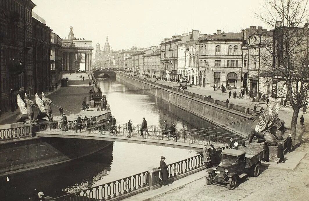 Petersburg's Winter Griffins on the Bankovsky Bridge Katya Flickr