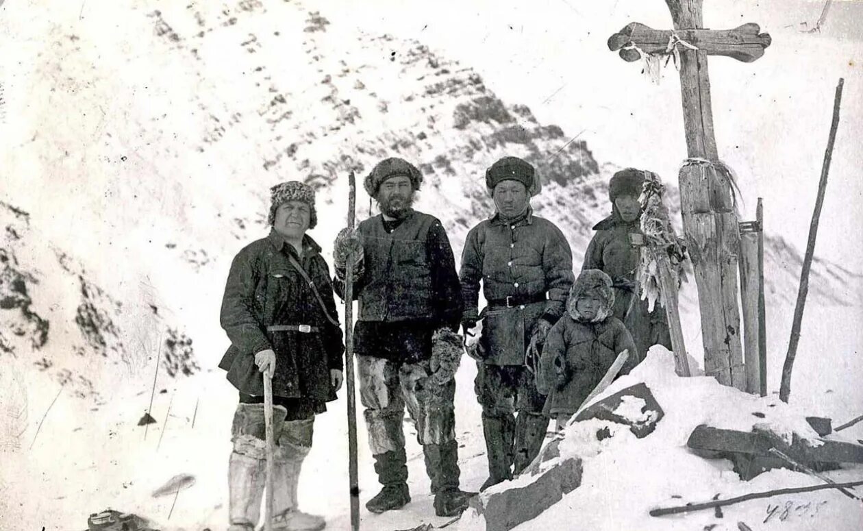 Первая экспедиция на колыму. Первая Колымская Экспедиция 1928. Прииск Пионер Магадан. Первая Колымская Экспедиция Билибина. Оротукан Колымская тюрьма.