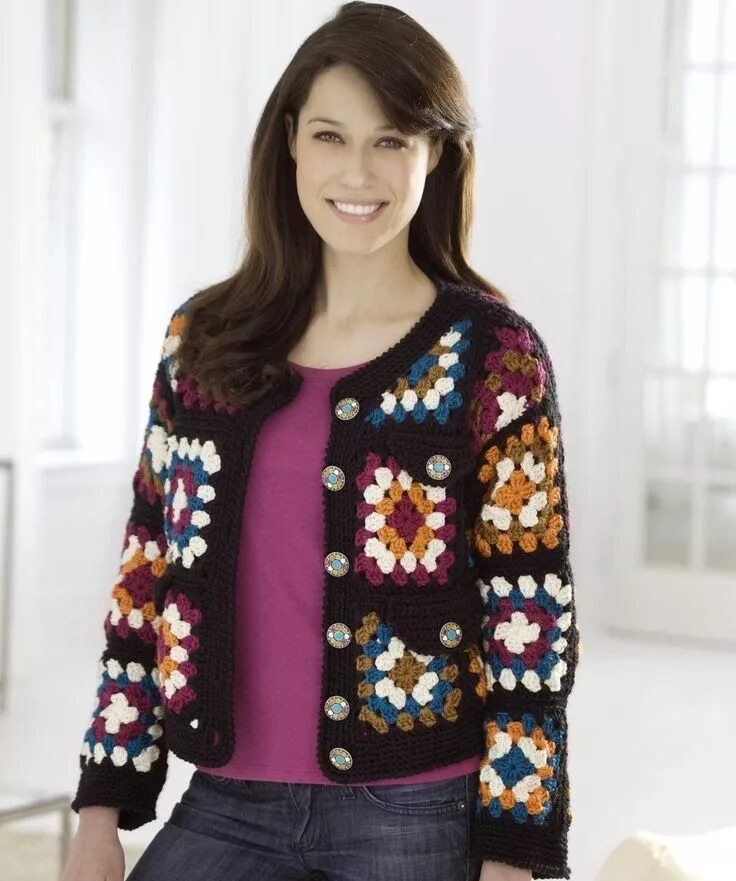 Вязаные жакеты дольче габбана. Жакет из квадратов крючком. Кардиган квадратами. Вязаный жакет из квадратов. Кардиган бабушкин квадрат.