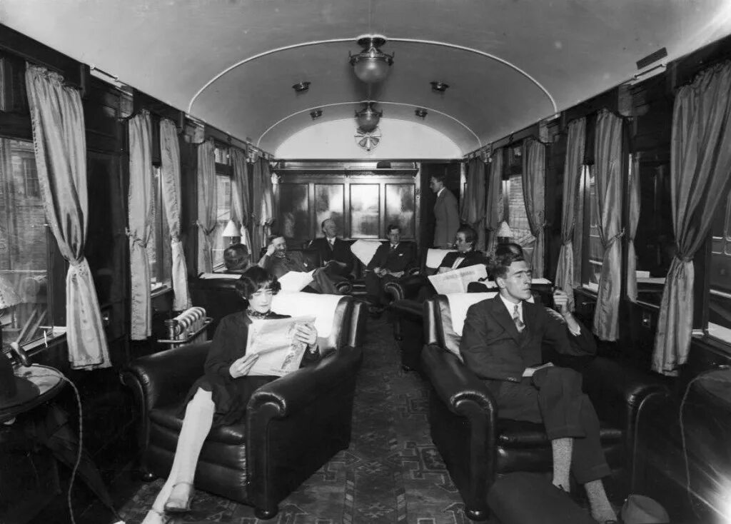 Вагон первого класса в поезде. Пульмановский спальный вагон. Поезда 19 века пассажирский вагон. Вагон первого класса 19 века. Вагоны Англии 1840.