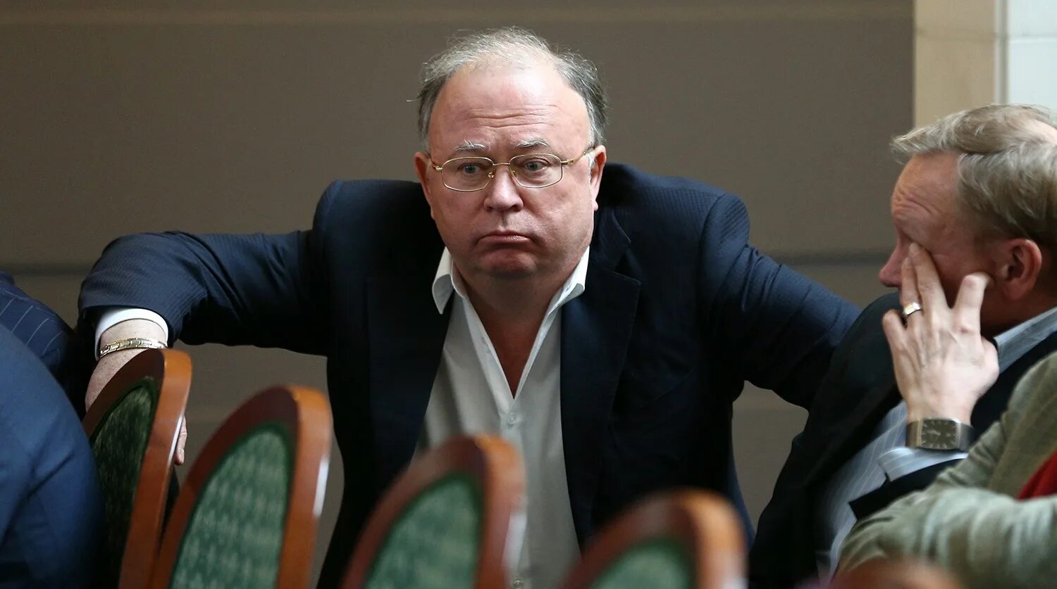 Караулов как зовут. Блоггер андрей караулов. Караулов как зовут. Журналист андрей викторович караулов. Андрей караулов 2021.