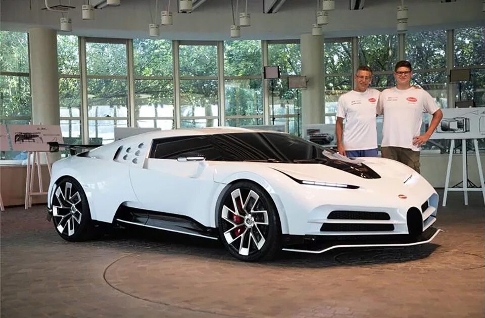 Автомобиль за миллион рублей. Бугатти Centodieci. Машина Bugatti Centodieci. Новая Бугатти Centodieci.