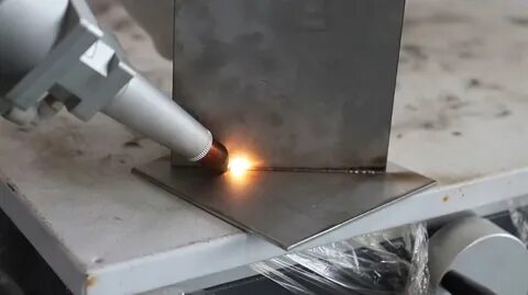 Лазерная чистка и сварка металла