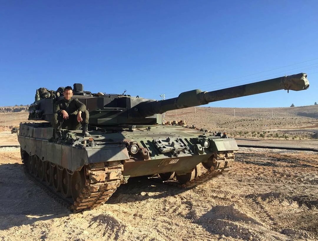 2 2 4 turkey. Leopard 2a4 в Сирии. Леопард 2а4. Турецкий леопард 2а4. Турецкие "леопард 2а4" подбитый.