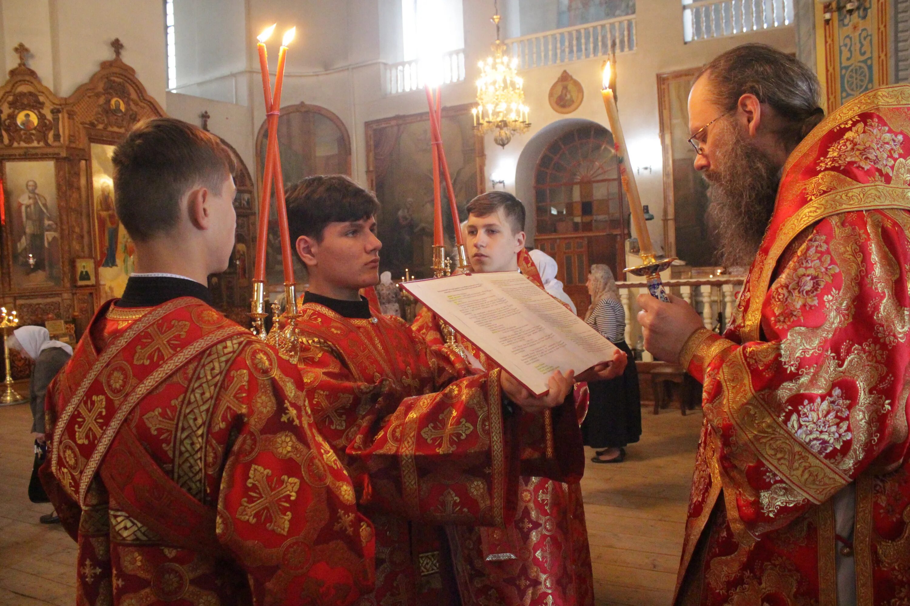 Храм гермогена в тушино расписание. Храм св гермогена в зюзино. Храм на орбели расписание служб. Службы в церкви расписание. Расписание богослужений храм тушино.