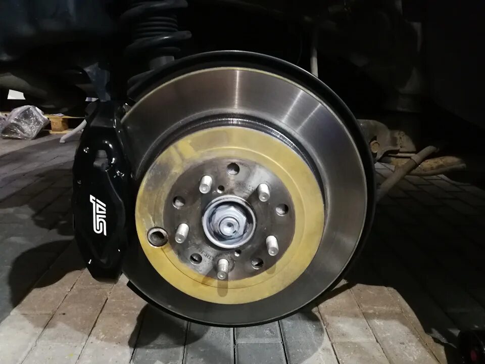 Тормозные диски форестер. Тормозные диски форестер. Тормозной диск форестер sg5 турбо. Тормозные диски форестер. Передние тормозные диски subaru forester sj.