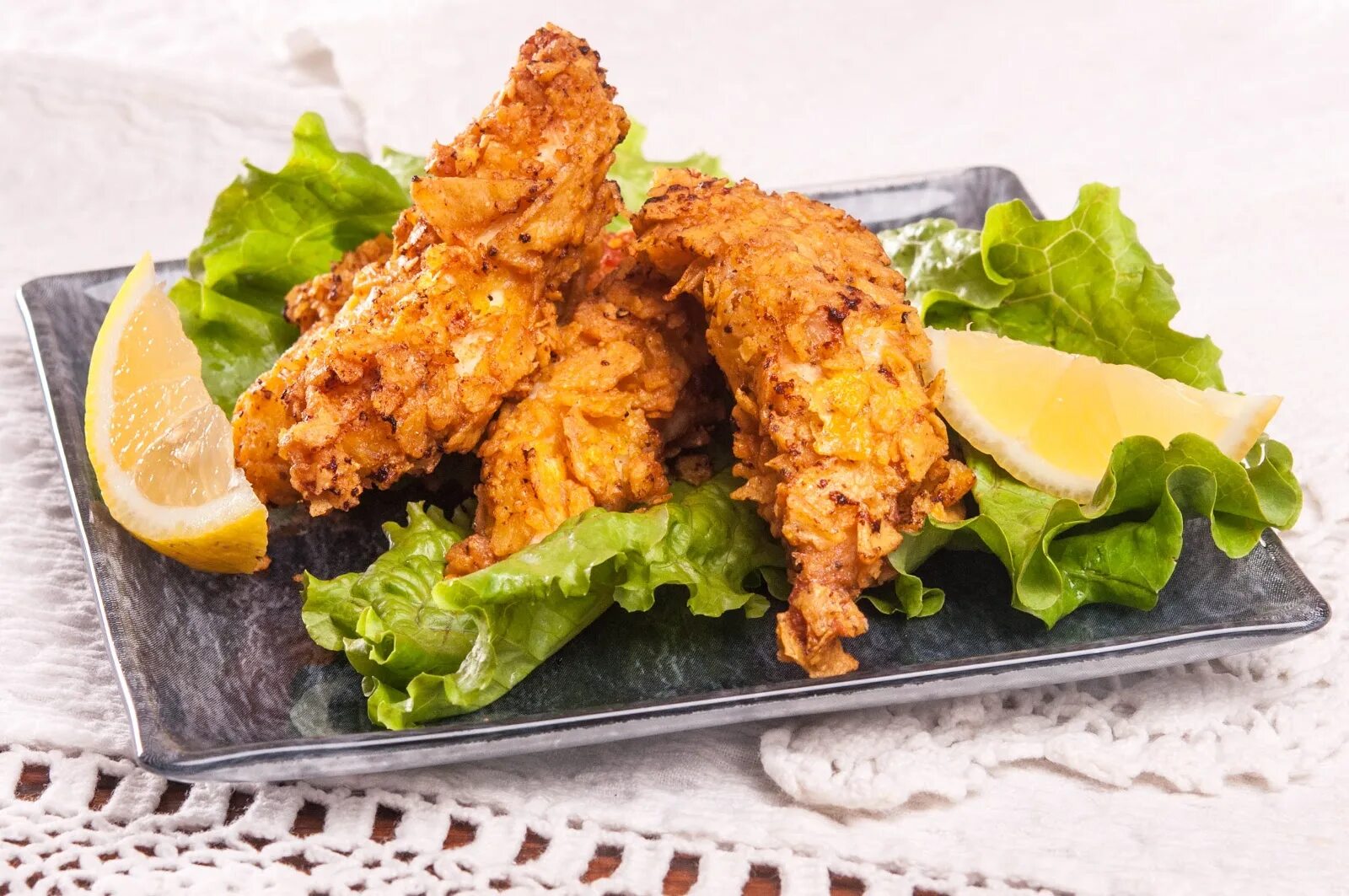 Курица в кукурузных хлопьях. Пюре с курицей. Куриные ножки кфс. Ножки в хлопьях кукурузных. Куриные ножки в хлопьях.