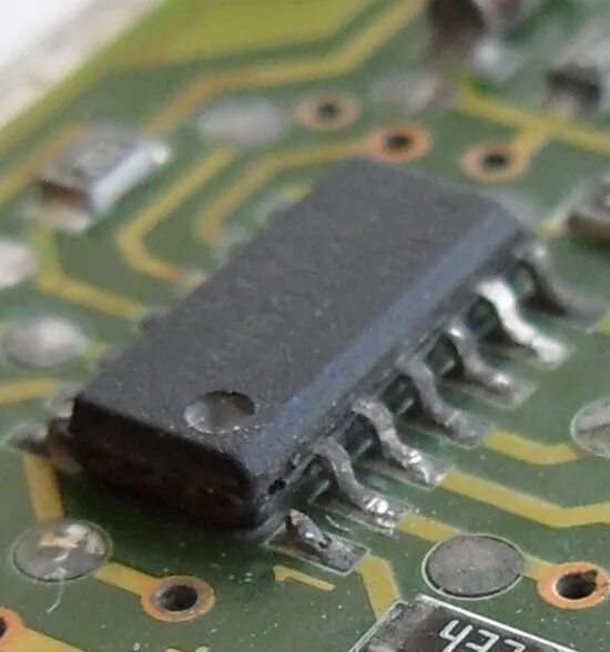 Сгоревшая микросхема. Ат88. Сгоревшая микросхема. Nissan sunny qg15de эбу. Сгоревшая микросхема.