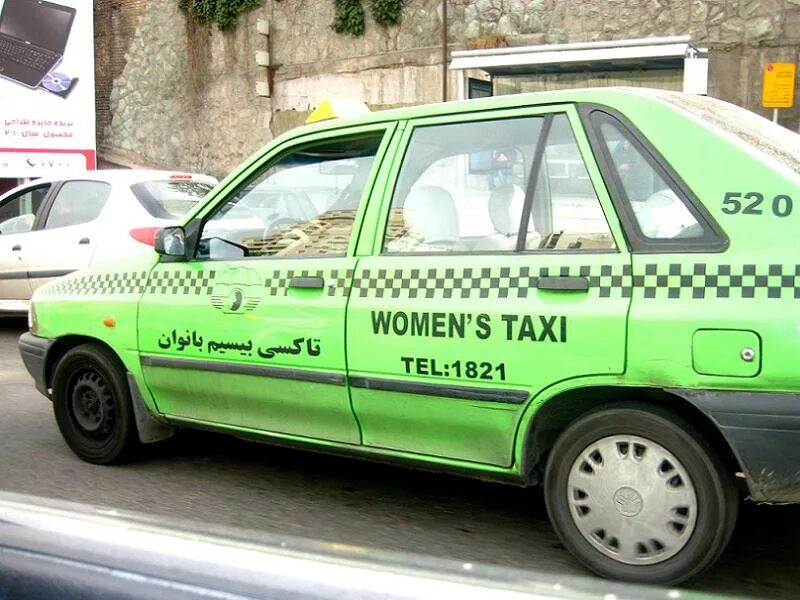 В фирме такси свободно 20 машин 9. Мусульманское такси. Мусульманское такси в Москве. Женское такси Ухти. Колодки фирма такси.
