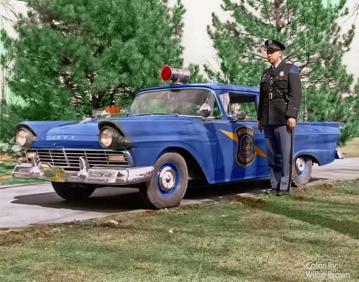 Ford Police 1957. Toyota 1957 Police. Ford Custom 300 sedan 1957 Police. Полиция штата Мичиган. State cars