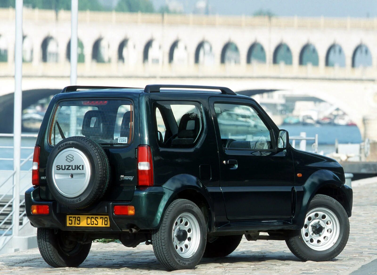 Купить сузуки 3 дверный. Suzuki Jimny 1. Сузуки Jimny 3. Suzuki Jimny 1998-2005. Suzuki Jimny 1998.