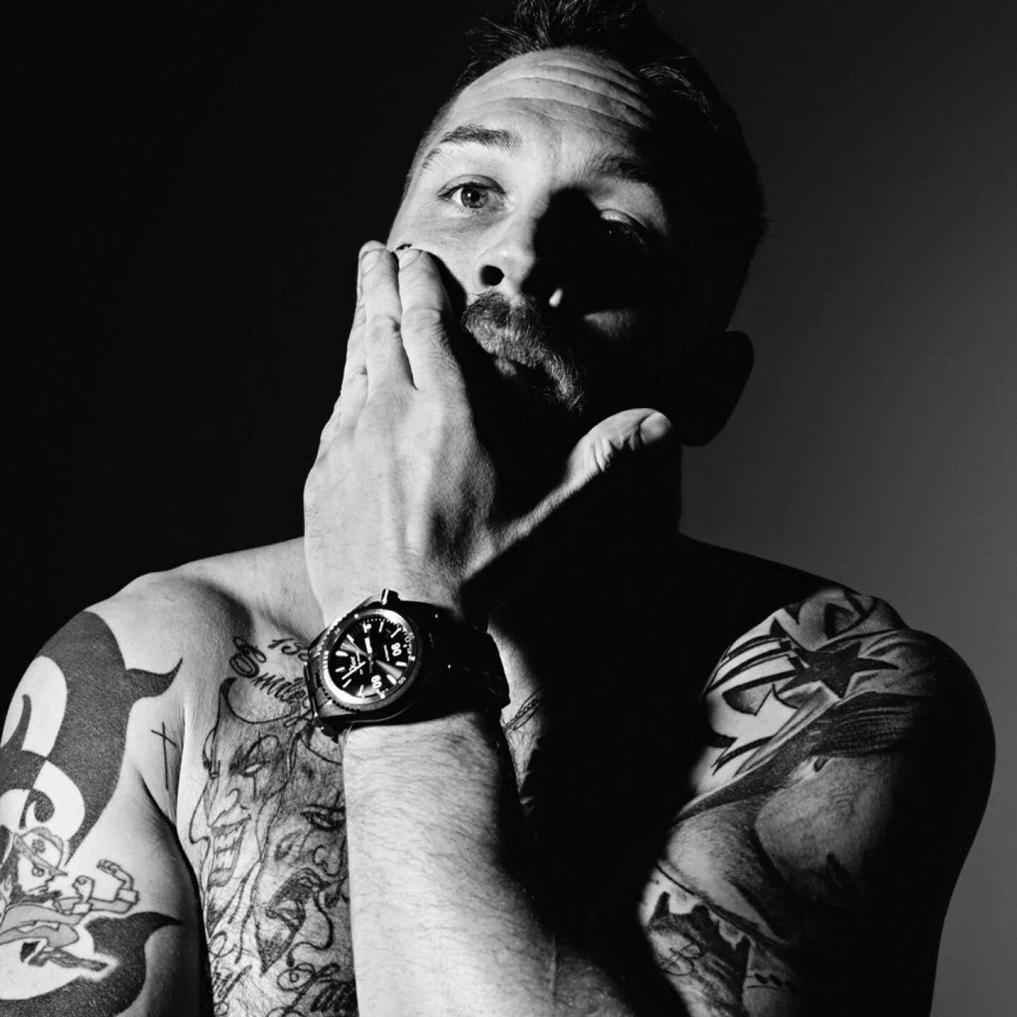 Tom Hardy. Фото Тома Харди. Том Харди фотосессия. Том Харди чб. Телефон тома харди