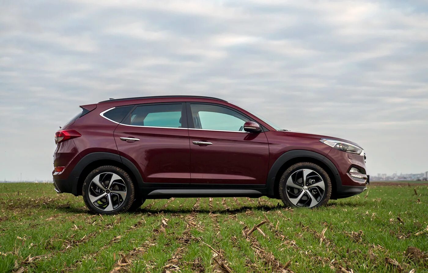 Туссан тест драйвы. Hyundai Tucson 1.6 бордовая. Hyundai Tucson 2022 1.6 Turbo. Hyundai Tucson 2022 4wd Comfort. Hyundai Tucson 1.6.