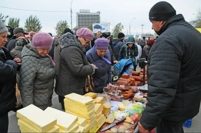 Продовольственные ярмарки в новосибирске в 2025 году. Продовольственные ярмарки барнаул фото.