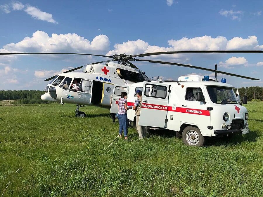 Вертолет ми-8 санавиации. Ми-8 вертолёт Сан авеация. Санитарный вертолет ми-8. Вертолет санавиации Ансат.