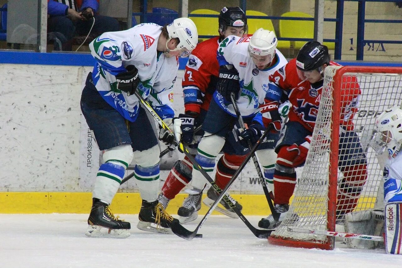 Олимпия кирово чепецк хоккей расписание. Олимпия кирово-чепецк эмблема. 22. 12. Хоккейная команда кирово-чепецка олимпия.