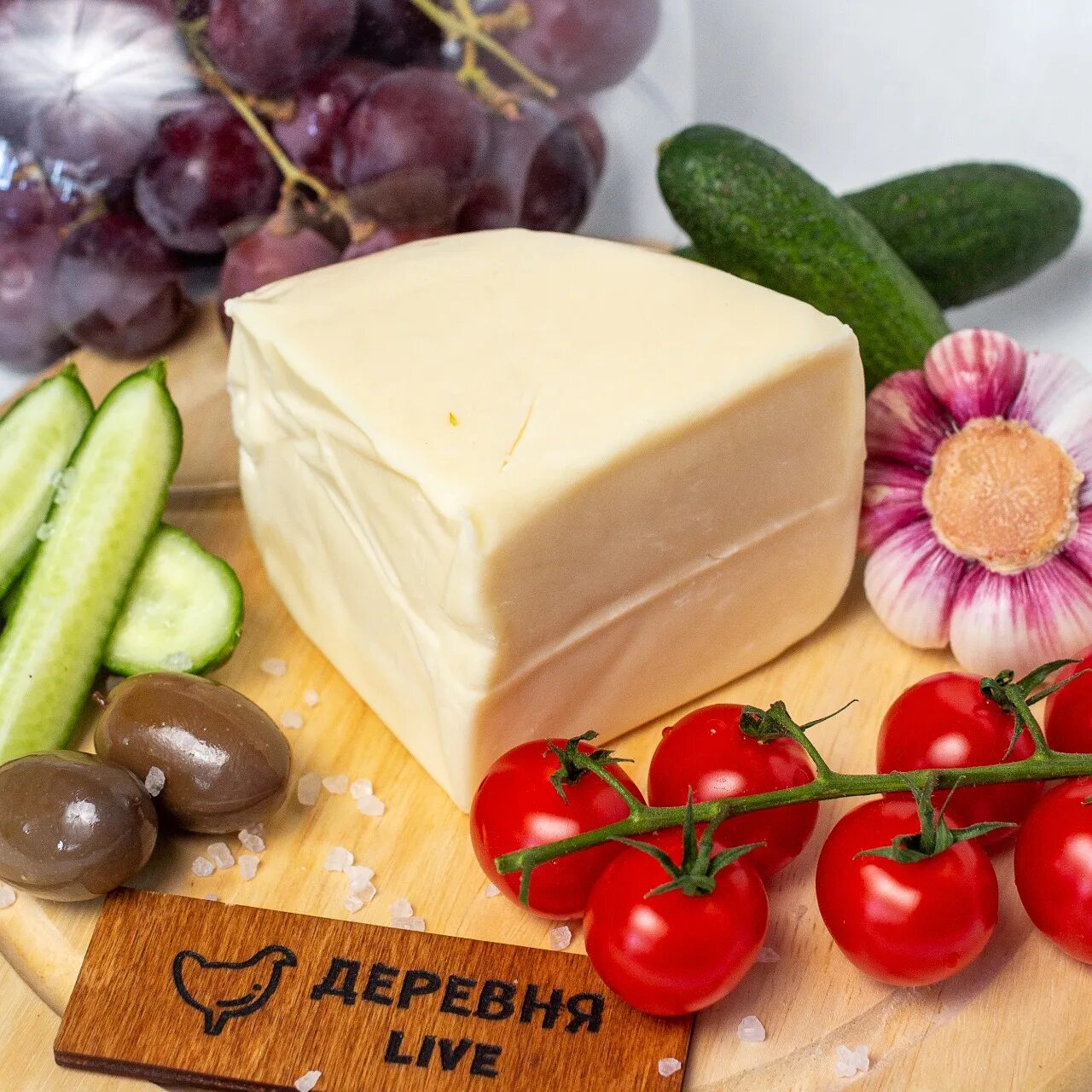 Сыр предгорье кавказа чечил рассольный 45%. Сыр молвест сулугуни 45% 300г. Сыр адыгейский адыгейский. Сулугуни предложение. Сыр луговая свежесть сулугуни 45%.