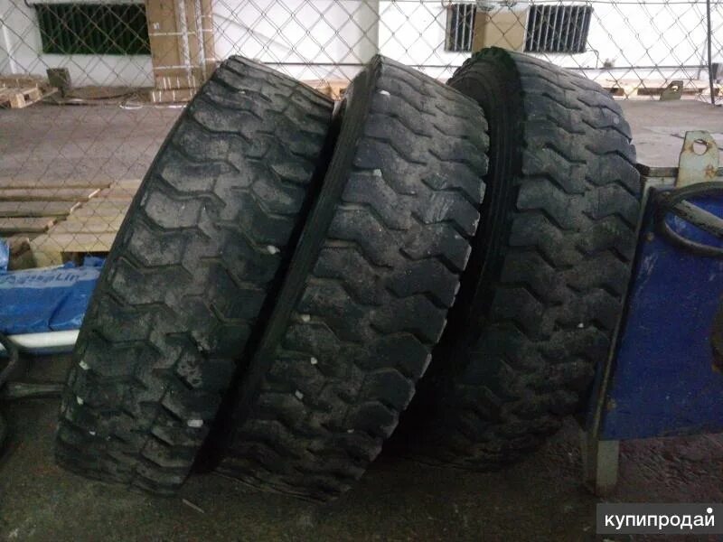 Купить колеса в абакане. Грузовые карьерные шины 215/75 r17,5. Карьерная резина 17,5. Карьерная резина ЗИЛ Китай. Рулевая Карьерная резина.