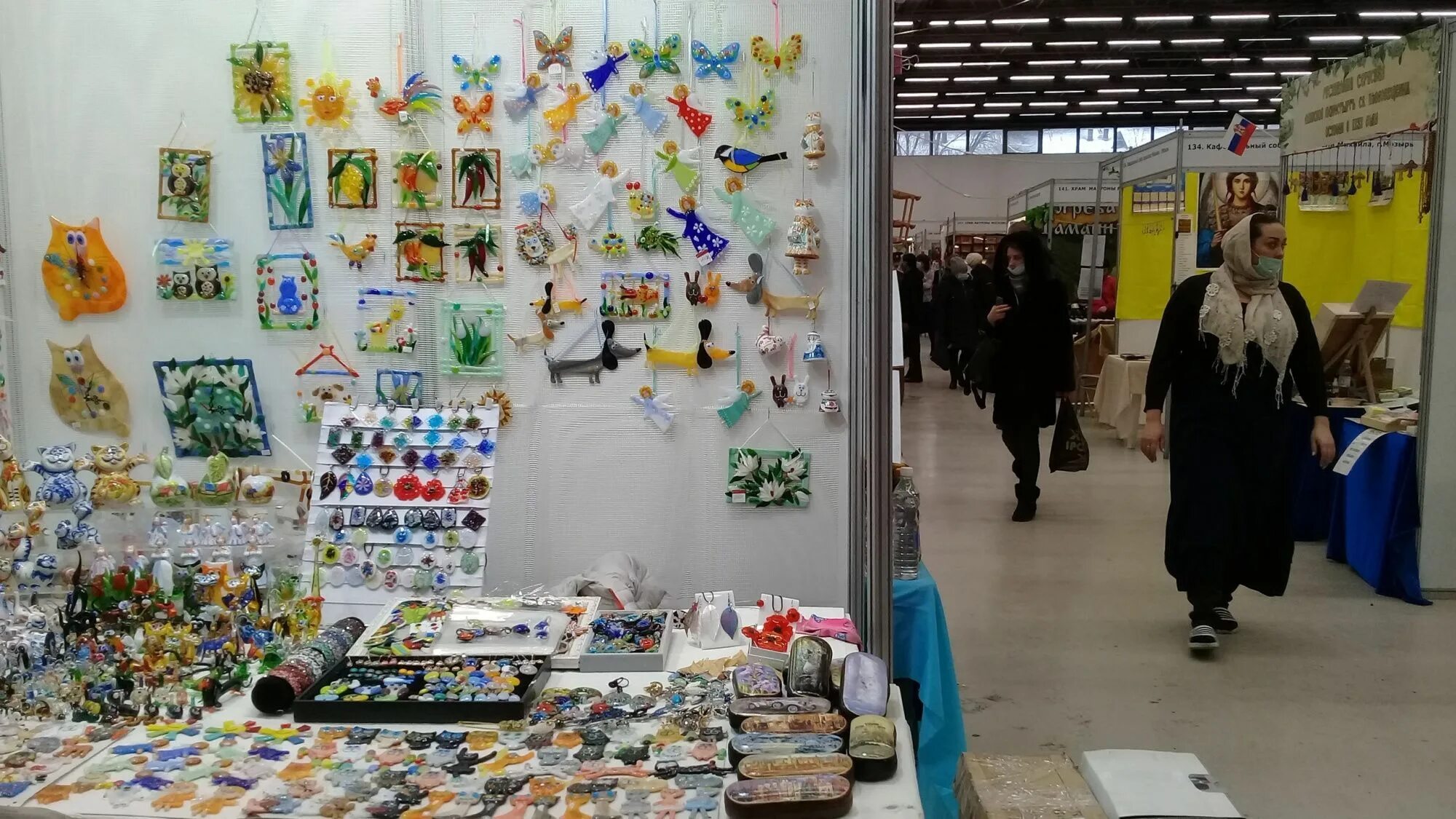 Выставочный зал выставки тюмень. Тюменская ярмарка выставочный зал. Тюменская ярмарка выставочный зал. Выставочный зал выставки тюмень. Севастопольская 12 тюменская ярмарка.