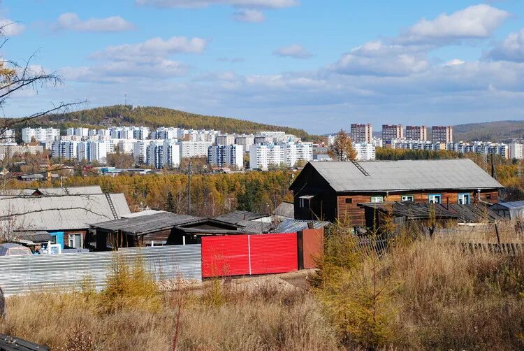 Город тында улица. Поселок тындинский. г тында улица озерная. посёлок южный тында. тында осень.