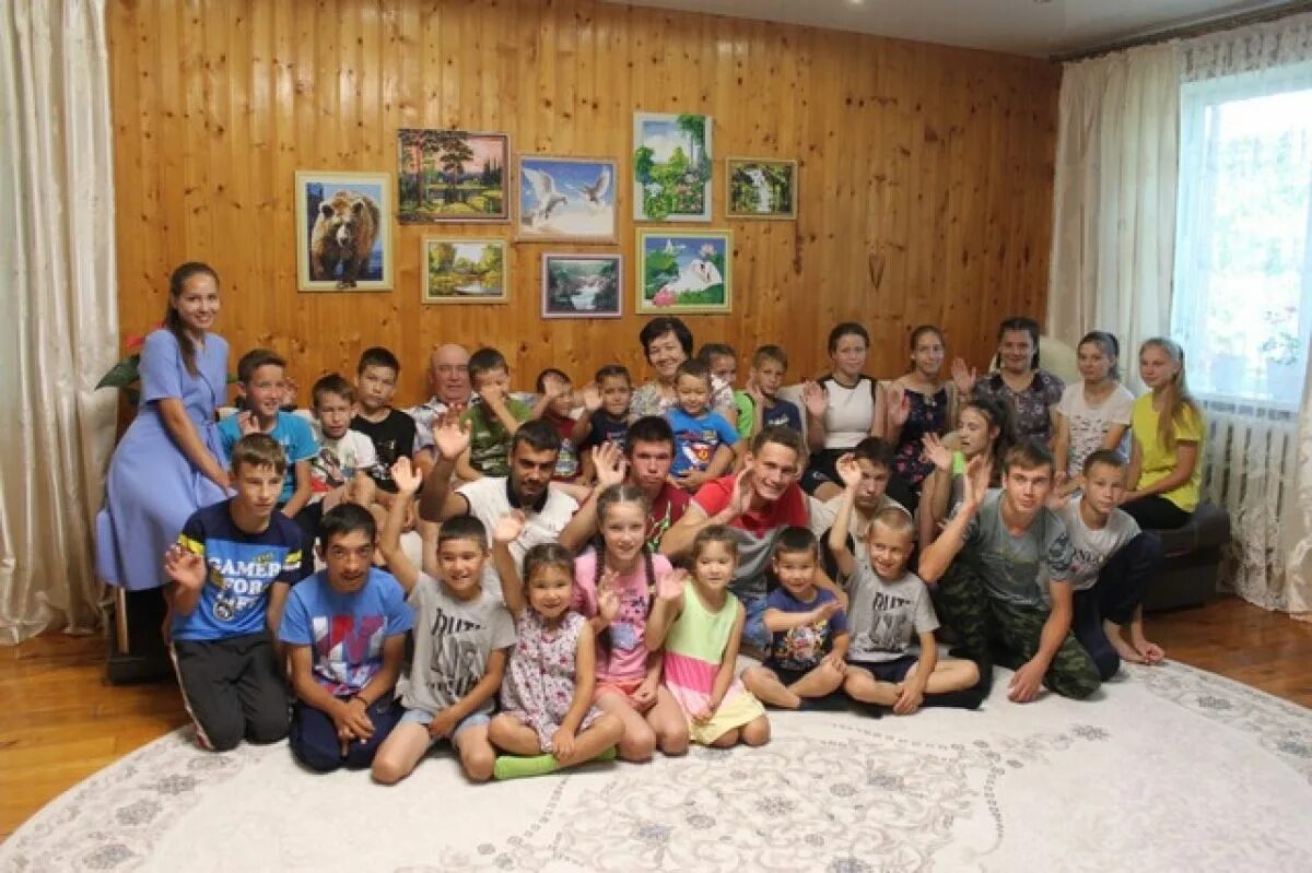 2024 год семьи в башкортостане. Семья с приемными детьми. Детский дом в Башкирии. Многодетная семья. Семейный детский дом.