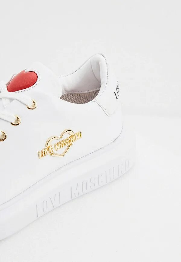 Кеды love. Кеды лав москино женские. Love moschino кеды. Love moschino кеды белые. Лов москино красно белые кроссовки.