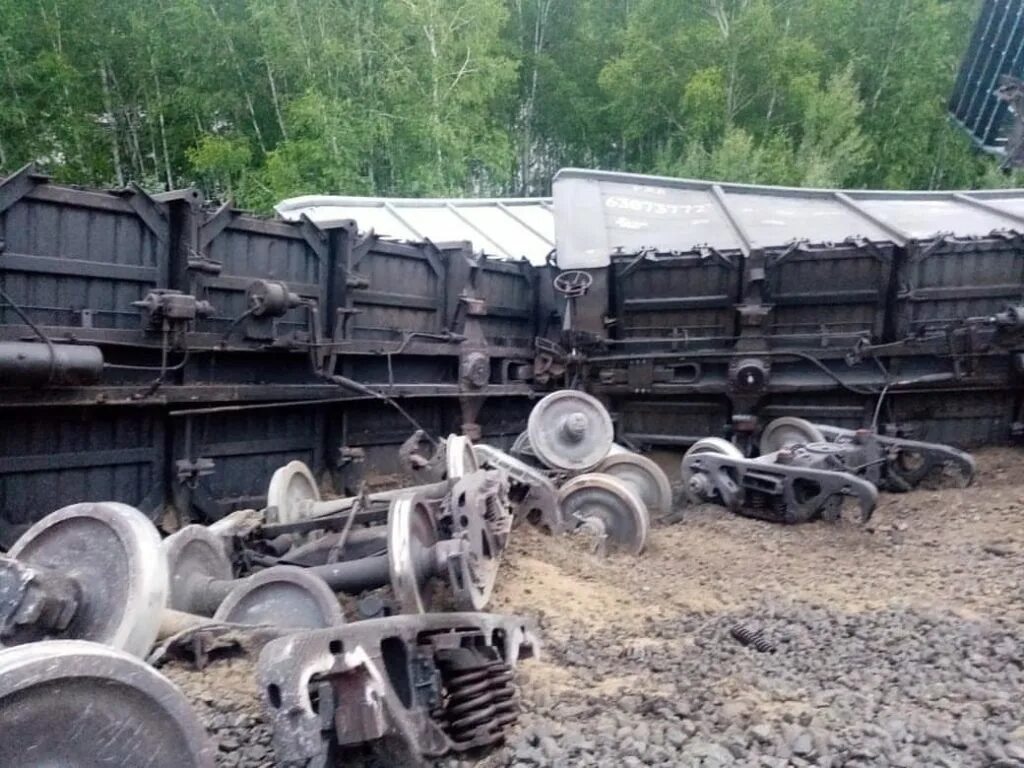 Сход вагонов на забайкальской. Сход вагонов в забайкалье. сход нанагры 2025. нанагры сход вагонов. сход вагонов в могочинском районе.