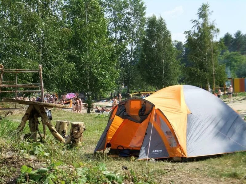 Тургояк с палатками где остановиться. Тургояк областной палаточный лагерь. озеро калды палаточный лагерь. озеро увильды кемпинг с палатками. палаточный лагерь увильды.