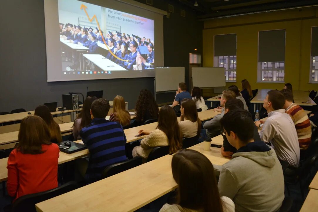 Участие в международных программах ВШЭ. Преподаватели ВШЭ уехали за границу. Student Exchange program. Students Exchange programmes.