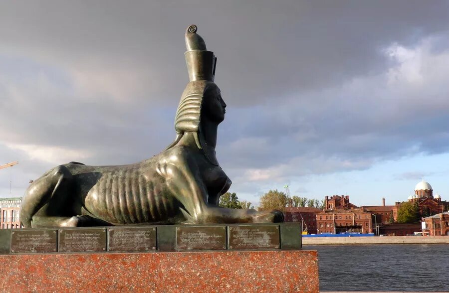 сфинксы на набережной робеспьера. памятник жертвам политических репрессий в петербурге. сфинксы на набережной робеспьера в санкт-петербурге. памятник жертвам политических репрессий санкт-петербург шемякин. памятник жертвам политических репрессий санкт-петербург сфинкс.