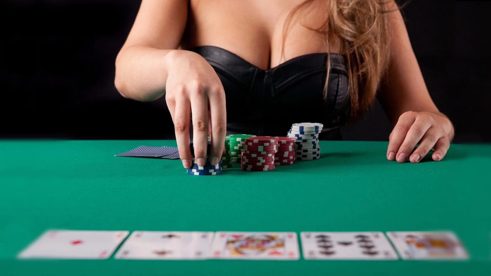 Кейт Хуан Покер. Казино стрип Покер. Девушка казино.