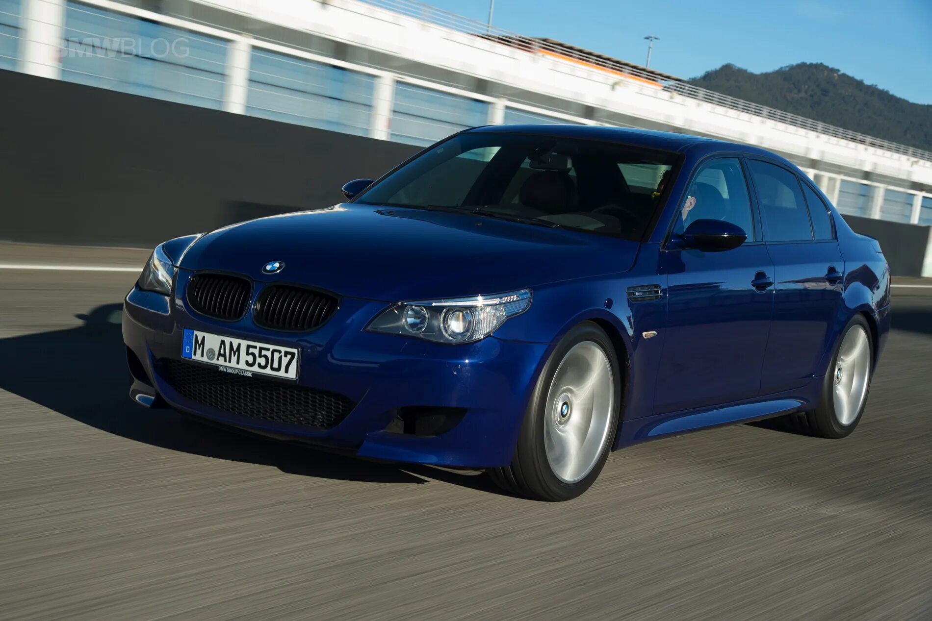 Bmw m5 v (f10). Авито бмв м. Авито бмв м. Бмв м5 2013. Авито бмв м.