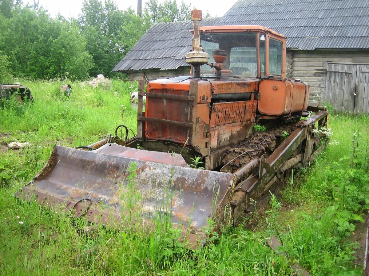 трактор гусеничный дт-75 казахстанец. трактор т-25 в тюкалинске омской области. трактор т 40 сзади. трактор т 25 ленинград. т40 трактор привод.
