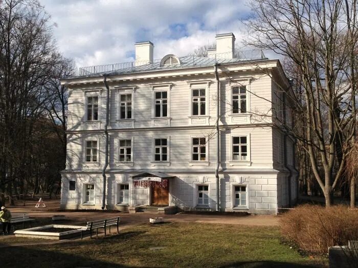 Елагинский остров санкт-петербург парк. Цпкио фрейлинский корпус. Кирова спб. Творческая дача. Творческая дача на елагином.