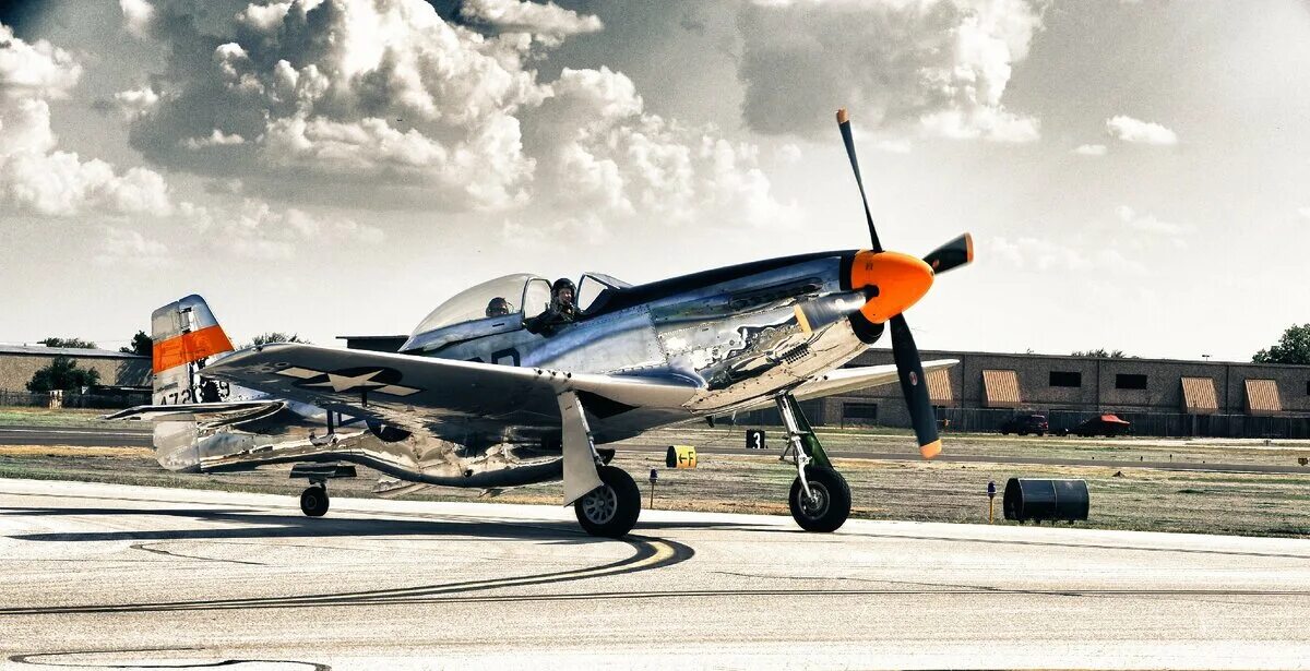 Р 51 истребитель. P51 мустанг. п-51 мустанг. мустанг истребитель р-51. самолет мустанг п 51с.