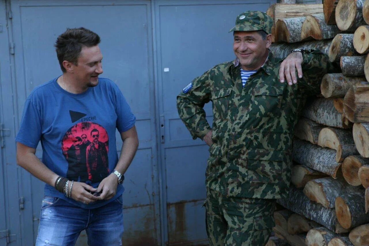 крестный 2014. крестный 1 серия. сергей пускепалис крестный. крестный 2014 отзывы. крестный сериал постер.