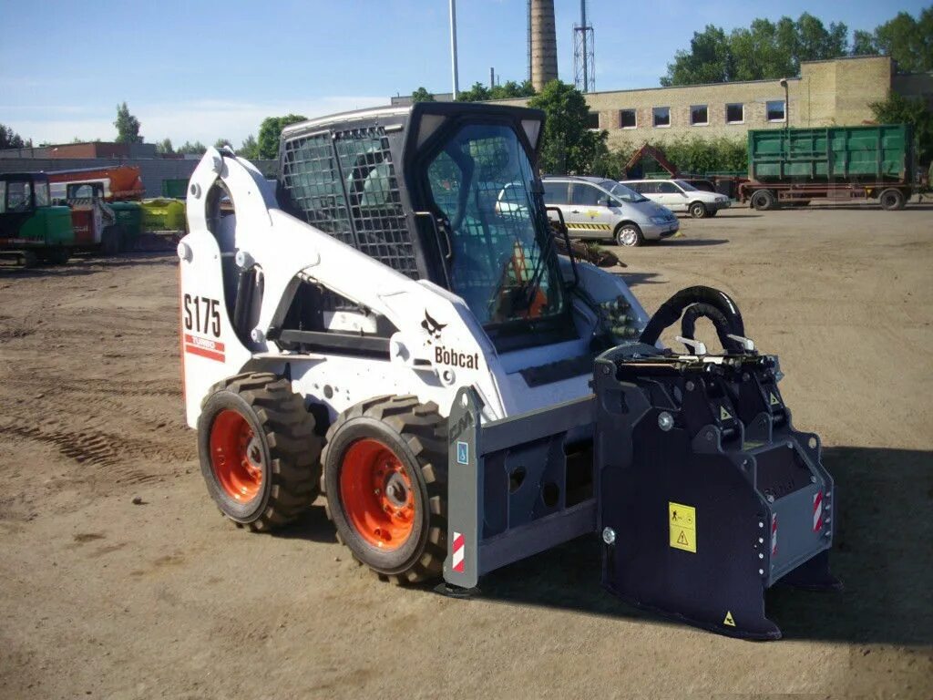 Мини погрузчик Bobcat s175. Мини-погрузчик Bobcat s175 подвеска. Bobcat 175 с фрезой. Bobcat s530. Фреза на мини погрузчик