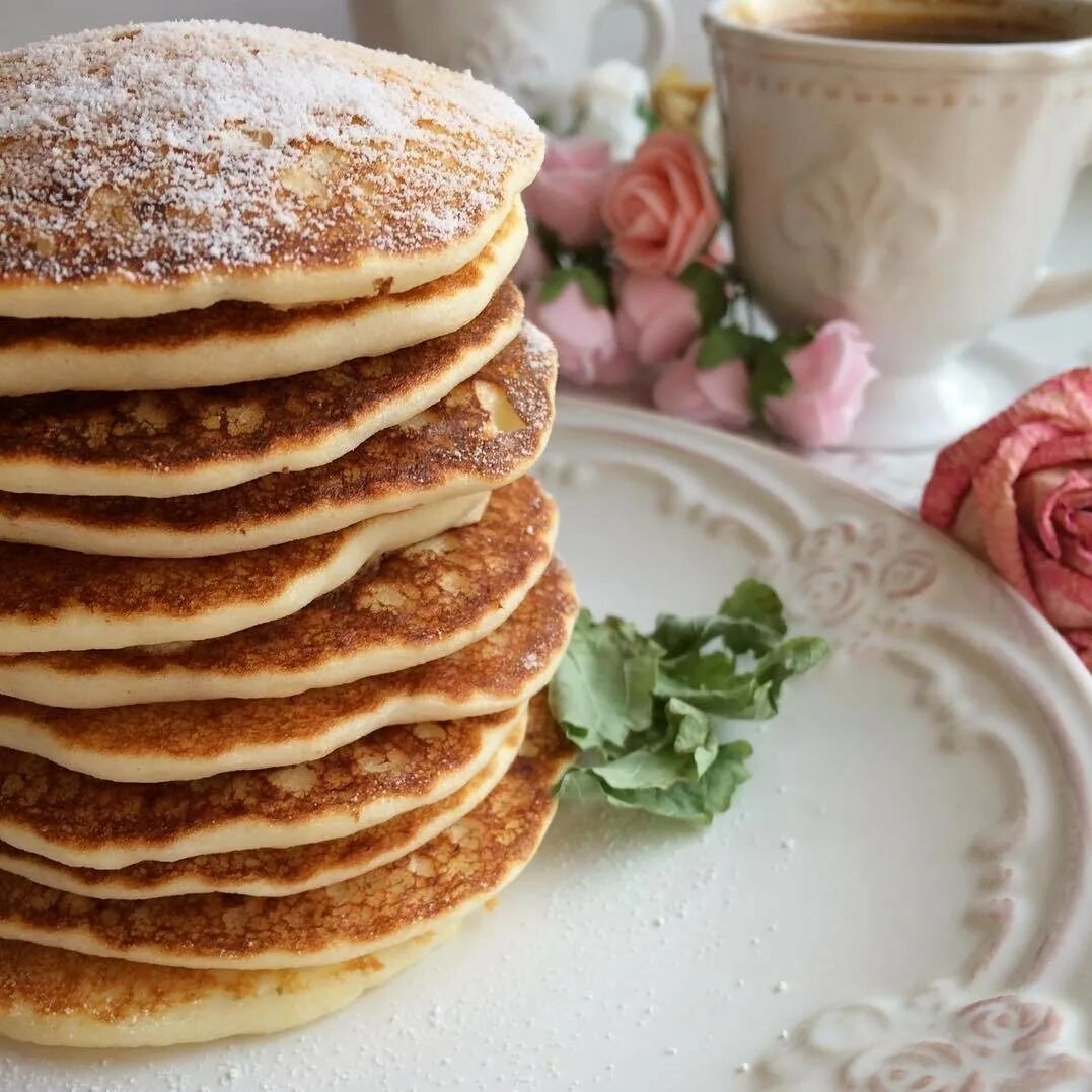 Оладики как приготовить на кефире. Оладьи. Оладушки на кефире. Вкусные блины. Дрожжевые блины.