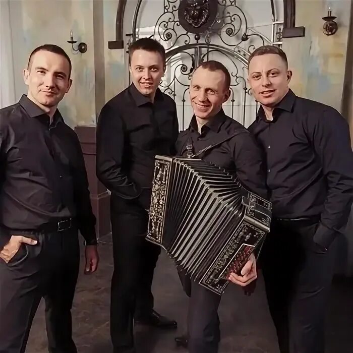 Другая версия. Группа к версия. Группа на-на. Бенzин группа. Moda группа итальянская.