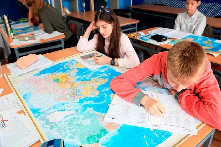 Урок географии. Преподавание географии в школе. Изучение географии. Урок географии в школе.