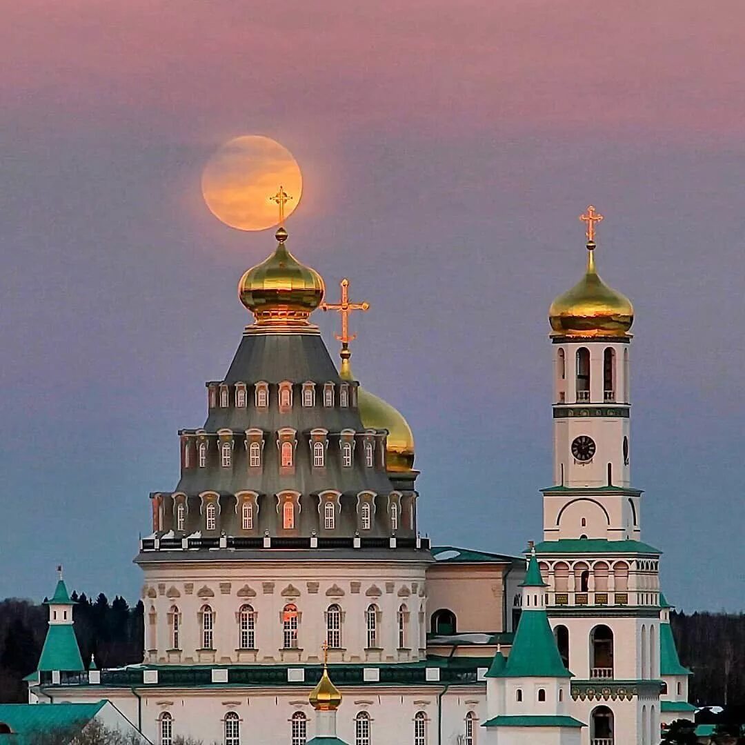 Воскресенский мужской монастырь истра. Новоиерусалимский монастырь в Истре. Новоиерусалимский храм в Истре. Воскресенский Новоиерусалимский монастырь. Воскресенский собор Новоиерусалимского монастыря Истра.