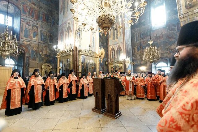 Свято троицкая сергиева расписание. Троица богослужение. Троицко-Сергиевой Лавры. Троица в Лавре.