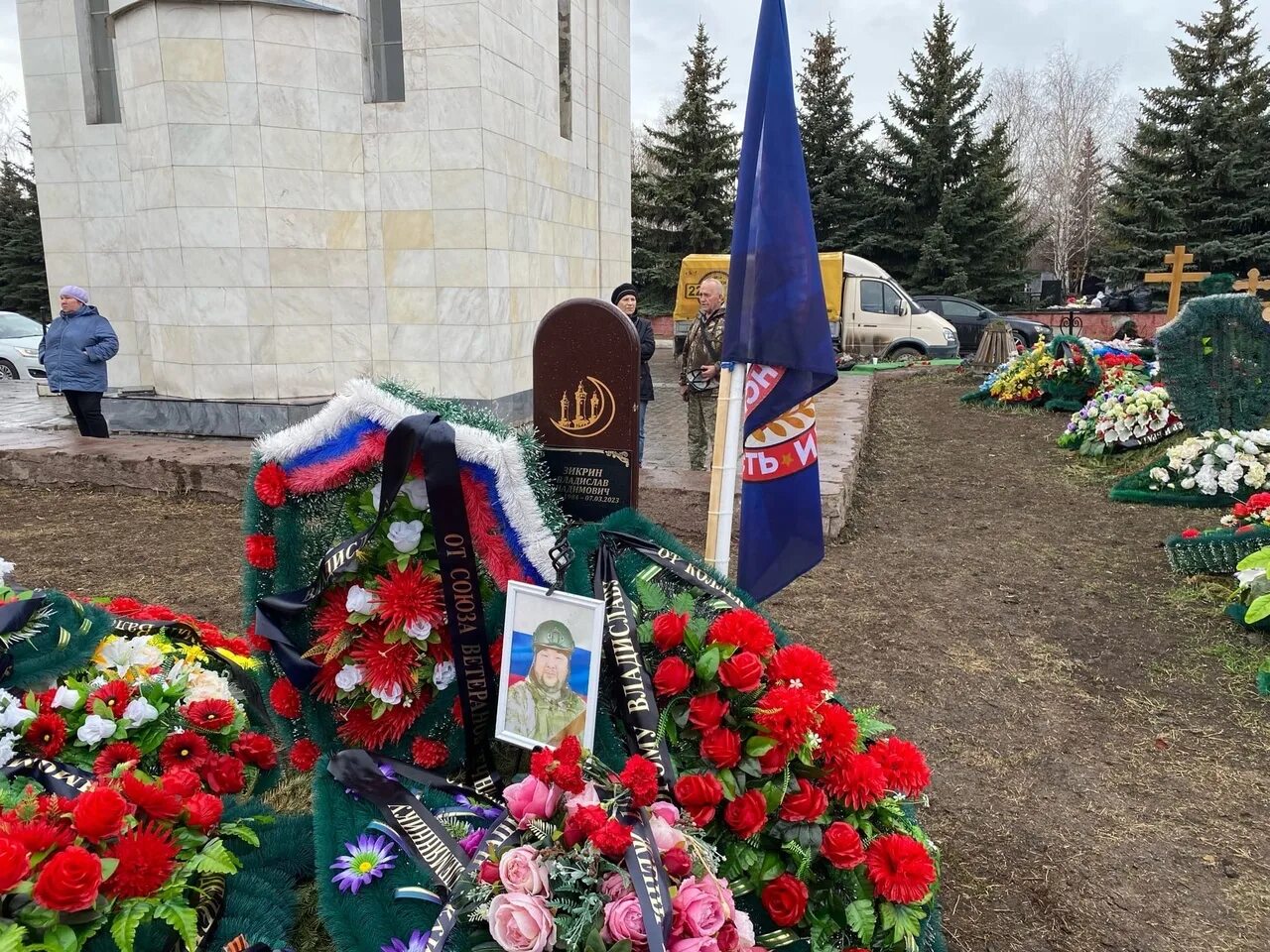 Аллея славы Магнитогорск Левобережное кладбище. Аллея славы Магнитогорск сво. Новосормовское кладбище аллея славы. Аллея славы Кострома кладбище.